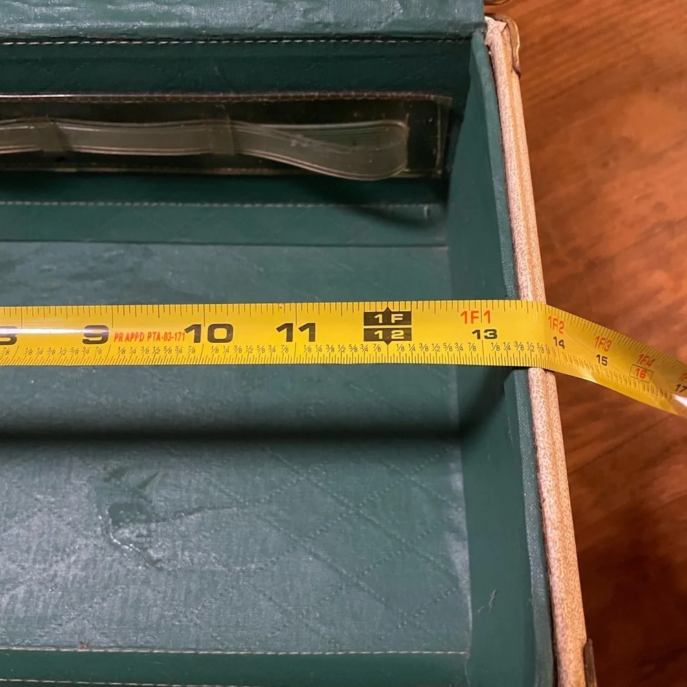 Vintage Retro 50’s 60’s Globester Train Case travel decor unique rare